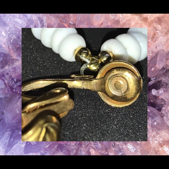 Vintage wampum shell beaded hoop clip on earrings - Picture 5 of 11